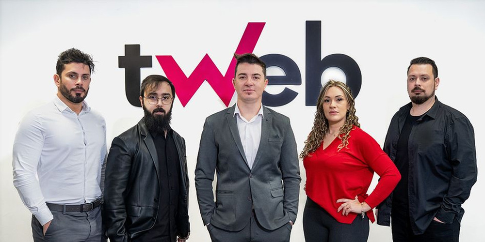 Time tWeb especializado em SEO, mídia e CRM