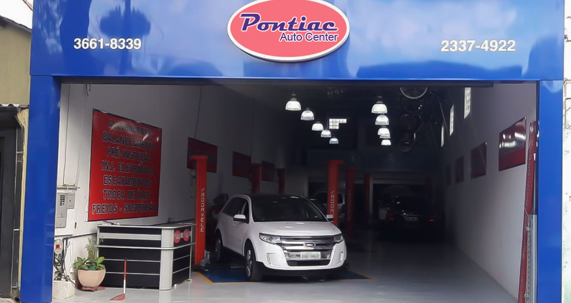 Vista da Oficina Mecânica da Pontiac Auto Center